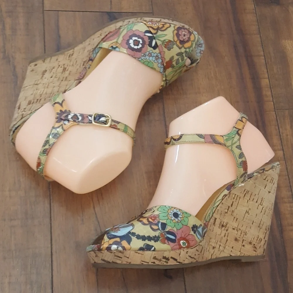 MIA - 90's Lili Floral‎ Peep Toe Wedges
